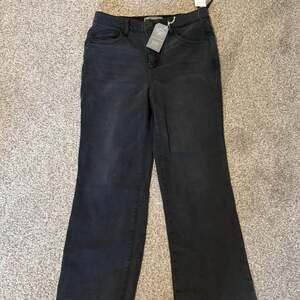 Bennett Skyrise Barely Boot Petite Jeans – Wit & Wisdom,